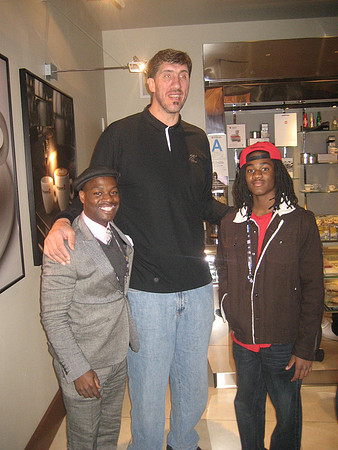 Joseph Hobbs and Gheorghe Muresan